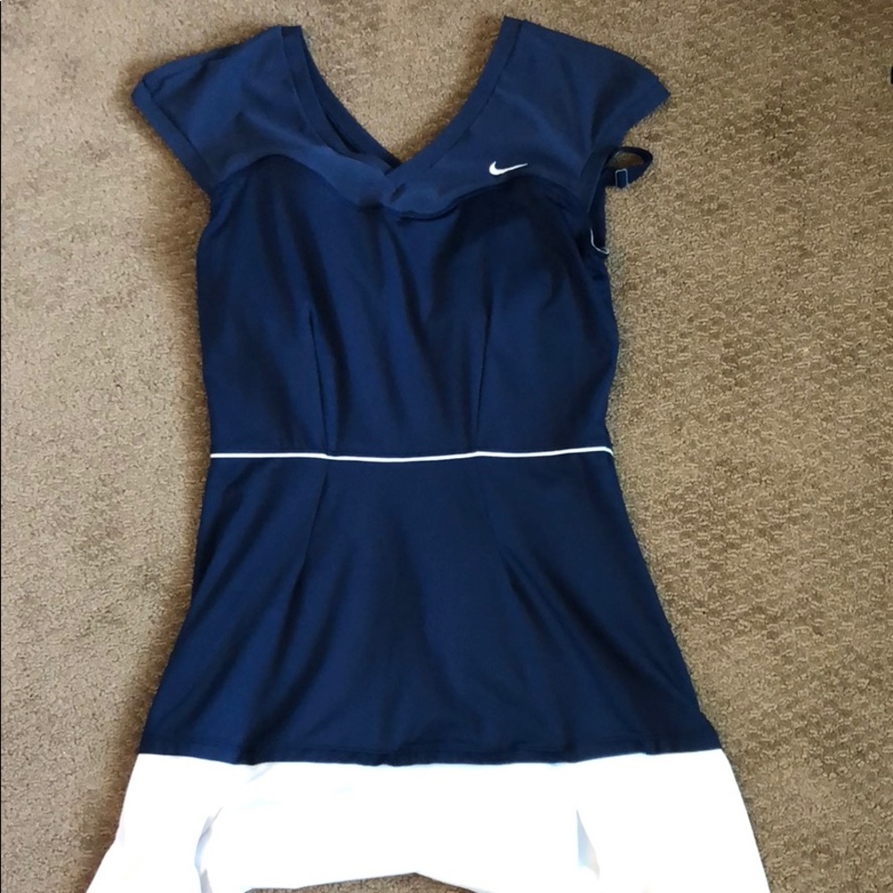 Nike tennis dress size M